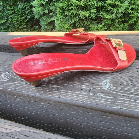 Prada Low Heel Red Sandles with Gold Heel and Logo Buckle Prada Size 38.5 US 8.5 - Picture 10 of 10